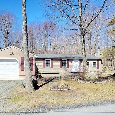 The Family Getaway Villa Tobyhanna Bagian luar foto