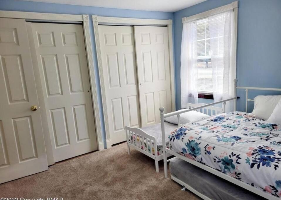 The Family Getaway Villa Tobyhanna Bagian luar foto