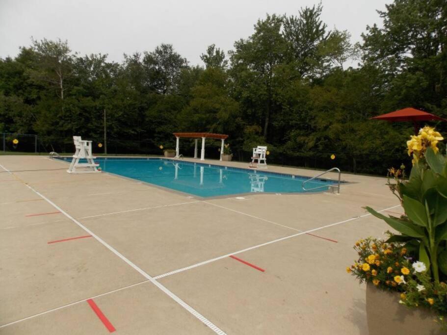The Family Getaway Villa Tobyhanna Bagian luar foto